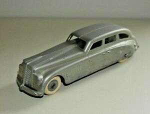 【送料無料】ホビー 模型車 車 レーシングカー ビンテージアメリカジャンボシルバーセダンvintage tootsietoy usa silver jumbo berline jouet voiture streamlinefuturiste f699