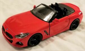 【送料無料】ホビー　模型車　車　レーシングカー kinsmart 13 4 maquette bmw z4 rouge bbkt5419dr