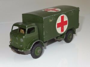 【送料無料】ホビー　模型車　車　レーシングカー ベッドフォードs dinky military bedford ambulance 626