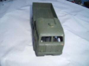 【送料無料】ホビー　模型車　車　レーシングカー dinky toys tous terrain berliet