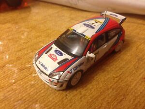 【送料無料】ホビー　模型車　車　レーシングカー フォードフォーカススキッドford focus wrc skid 143