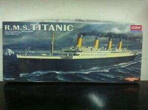 【送料無料】ホビー　模型車　車　レーシングカー アカデミーキットディタイタニックacademy kit di montaggio 1720 rms titanic mib, 2004