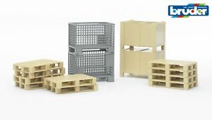 【送料無料】ホビー　模型車　車　レーシングカー セットパレットフォークリフトlogistique play set accessoiresbruder 02415palettes chariot elevateur neuf