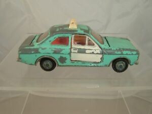 ホビー　模型車　車　レーシングカー フォードエスコートビンテージdinky toys 168 ford escort restaurer vintage voir photos