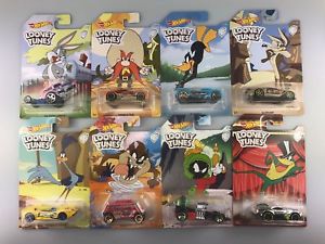 【送料無料】ホビー　模型車　車　レーシングカー ホットホイールシリーズバグバニー8 car set hot wheels looney tunes series fkc68 all with bugs bunny duffy