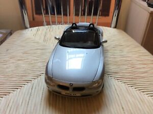 【送料無料】ホビー　模型車　車　レーシングカー bmw r z4 118111