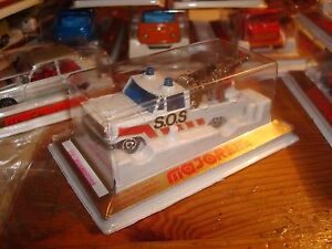 ホビー　模型車　車　レーシングカー チアリーダーmajorette dodge depaneuse sos 180
