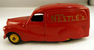 ホビー　模型車　車　レーシングカー オースティンヴァンネスレdinky toys gb 471 austin van nestles peu frequent
