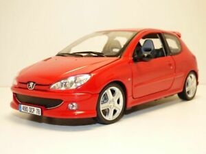 【送料無料】ホビー 模型車 車 レーシングカー プジョーアデンpeugeot 206 rc rouge aden 118