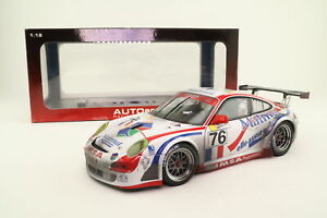 【送料無料】ホビー 模型車 車 レーシングカー オートアートポルシェグアテマラルマングアテマラスauto art 118; porsche 911 gt3; 2007 24 h le mans, gt2 classe 1st; excellent boxed