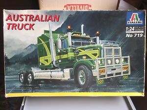 【送料無料】ホビー　模型車　車　レーシングカー オーストラリアトラックキットビンテージディ