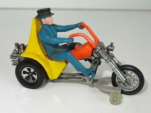 【送料無料】ホビー　模型車　車　レーシングカー hotwheels redline rrrumblers moucharde 3 rumblers 262