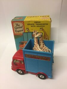 【送料無料】ホビー 模型車 車 レーシングカー キリンcorgi chipperfields 503 giraffe transporter