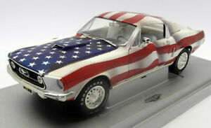 【送料無料】ホビー　模型車　車　レーシングカー スケールフォードムスタングスターズアンドストライプスertl 118 scale 33986 1968 ford mustang stars and stripes