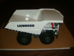 ホビー　模型車　車　レーシングカー コンラッドドoiconrad liebherr t 284 camion de mineria ? 150 perfecto estado