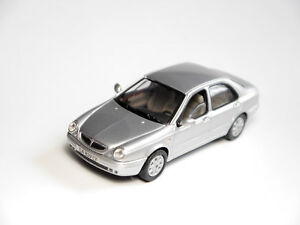 ホビー　模型車　車　レーシングカー アルゼンチンシルバーメタリックランチアlancia lybra en argent argentin argentino silver metallic, solido en 143