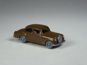 ホビー　模型車　車　レーシングカー モデルメルセデスポンツーンブラウンrarement wiking modele special mercedes 180 ponton braun