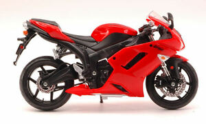 ホビー　模型車　車　レーシングカー バイクモデルkawasaki ninja zx6 r red motorbike 112 model maisto