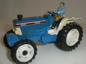 ホビー　模型車　車　レーシングカー フォードトターリリーススケールford 5610 ferme tracteur britains liberation anticipee echelle 132