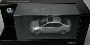 【送料無料】ホビー　模型車　車　レーシングカー ミニチュアカーモデルフォルクスワーゲンパサートvoiture miniature schuco vw passa..