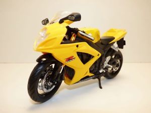 【送料無料】ホビー　模型車　車　レーシングカー ヒートイエローmoto suzuki gsxr 600 jaune 112 gsxr600
