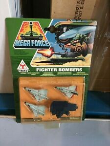 【送料無料】ホビー　模型車　車　レーシングカー メガカッチャkenner mega force triax army fighter bombers aerei caccia misc sigillato