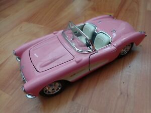 【送料無料】ホビー　模型車　車　レーシングカー クラシックカーシボレーコルベットローズダイカストモデル124 burago classic 1957 chevrolet corvette rose diecast voiture modele