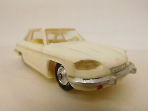 ホビー　模型車　車　レーシングカー ソプラスチックesf02764 panhard 24 ct, urss, plastique, avec de legeres traces dutilisation