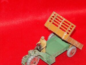 ホビー　模型車　車　レーシングカー ドライバdinky 27 c motorcart avec conducteur