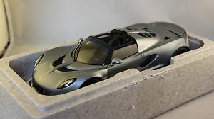 【送料無料】ホビー 模型車 車 レーシングカー スパイダーautoart 75402 hennessey venom gt spyder argent 2013 118