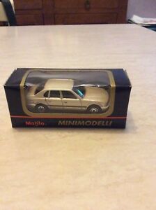ホビー　模型車　車　レーシングカー ミニボックスダヌォーヴァrarissima bmw 750 mini modelli gig maisto nuova in box da collezione
