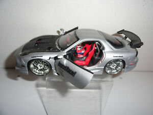 【送料無料】シルバーのスポーツ・カーのシェルフ付き添いインチ」SILVER SPORTS CAR SHELF SITTER-8 X 3 1/2