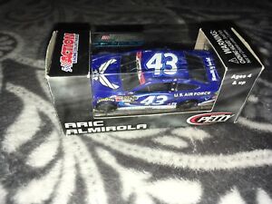 【送料無料】のダイカストで形造られたnascar diecast 1 64