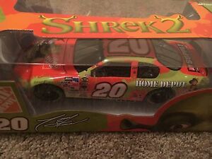 【送料無料】:アクション#ホーム・デポのトニー・スチュワート1:24 ACTION 2004 #20 HOME DEPOT SHREK 2 TONY STEWART