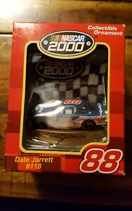 ̵ۥǥ롦åȼǤ륪ʥȡμ֤DALE JARRETT 2000 COLLECTIBLE ORNAMENT #88 1:64 SCALE CAR TREVCO