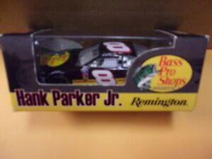 ハンクパーカージュニア＃バスプロ・ショップ、レミントン。モンテカルロ 1/64 2003 Hank Parker jr.# 8 Bass Pro Shops, Remington. Monte Carlo
