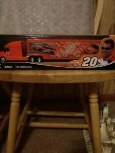 【送料無料】受賞者の円トニースチュワート#:ホーム・デポのトラクタートレーラー搬入Winners Circle NASCAR Tony Stewart #20 1:64 Home Depot Tractor Trailer Rig