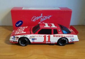 元の＃バドワイザーモンテカルロ：Original 1985 Darrell Watrip #11 Budweiser Monte Carlo 1:24 BWB