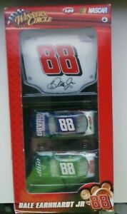 受賞者の円＃デイル・アーンハートジュニア車セットフード：ナショナルガード。Winners Circle #88 Dale Earnhardt Jr - 2 Car Set &amp; Hood -1:64 - National Guard -