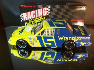 【送料無料】デイル・アーンハート＃ラングラージーンズフォード・サンダーバード：Dale Earnhardt #15 Wrangler Jeans 1982 Ford Thunderbird 1 of 10,000 1:24 RCCA