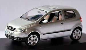 【送料無料】ホビー ・模型車・バイク レーシングカー フォルクスワーゲンフォックスメタリックシルバーvw volkswagen fox 5z 200511 143 metallic silver