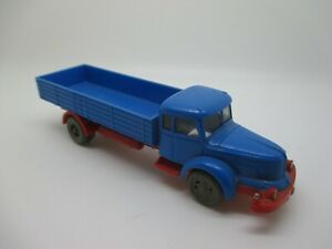 【送料無料】ホビー ・模型車・バイク レーシングカー ウィキングクルップタイタンバトルワゴンシューブwiking krupp titan battle wagon schub 121