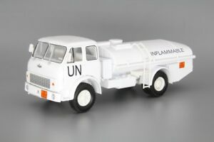 ホビー ・模型車・バイク レーシングカー マシュタブモデルデアオートmaz5334mal75 un masstab modell der auto 143