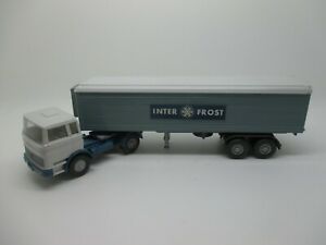 【送料無料】ホビー ・模型車・バイク レーシングカー ワイキングキュルコファーセミトレーラーインターフロストwiking mb 1620 kuhlkersemitrailer inter frost ssk28