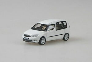 乐天商城 - 【送料無料】ホビー 模型車 モデルカー シュコダロゴキャンディモデルカースケールskoda roomster 2010 logowhite candy model car by abrex 143 scale refsk41