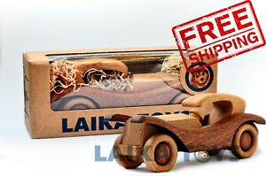 handcrafted wooden toy car retro design gift for kids wooden car modelレトロデザインモデル※注意※NYからの配送になりますので2週間前後お時間をいただきます。人気の商品は在庫が無い場合がございます。ご了承くださいませ。サイズの種類の商品は購入時の備考欄にご希望のサイズをご記載ください。　携帯メールでの登録ですと楽天からのメールが届かない場合がございます。