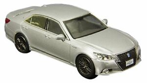 【送料無料】ホビー 模型車 モデルカー トヨタクラウンアスリートシルバーモデルカーenif60003 enif 164 toyota crown athlete g 2013 silver model cars