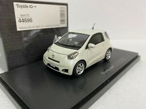 【送料無料】ホビー 模型車 モデルカー トヨタホワイトモデルカー143 ebbro 44696 toyota iq white resin model car