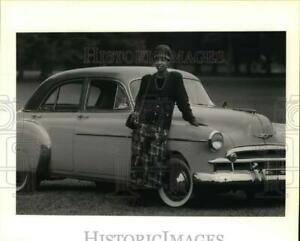 【送料無料】ホビー 模型車 モデルカー モデル＃ファッション1992 press photo model with car in wome..