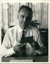 【送料無料】ホビー 模型車 モデルカー モデルカー1965 press photo nils sefeldt, memorial motors president with model car